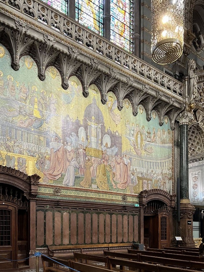 RoamingXplorer in the Basilica of Notre Dame France